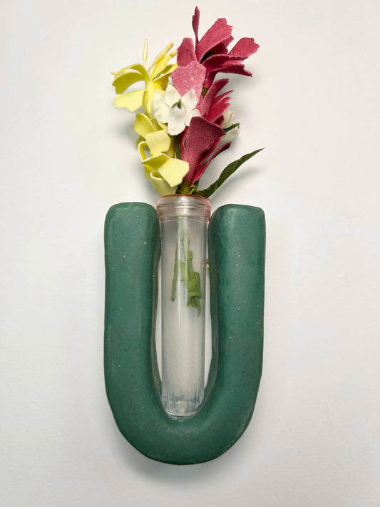 flower magnet - black forest green